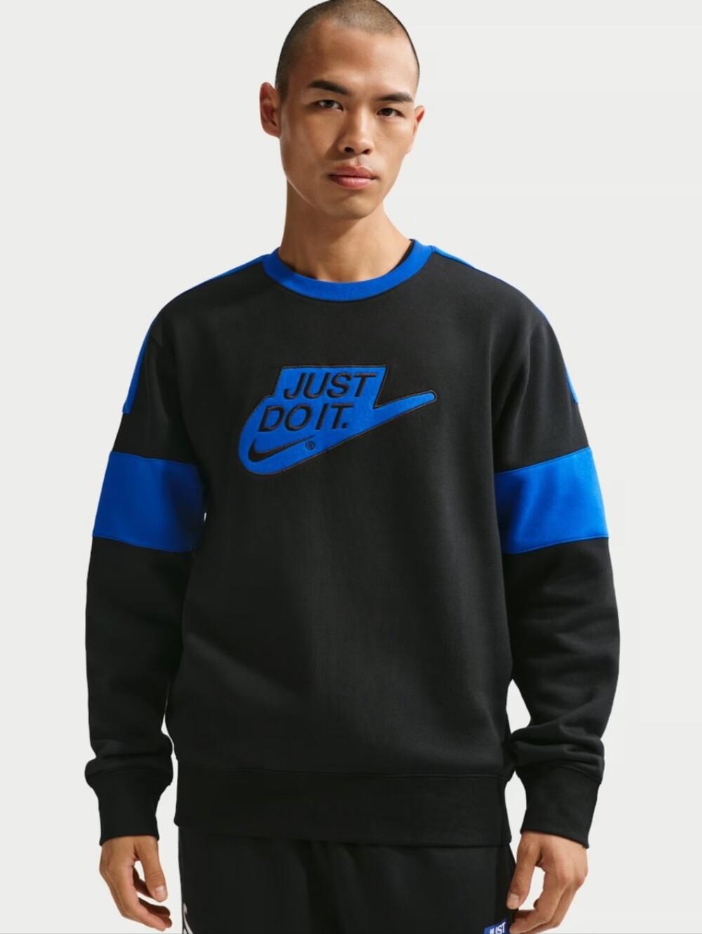 Sportswear Club Fleece Crewneck Sweatshirt.